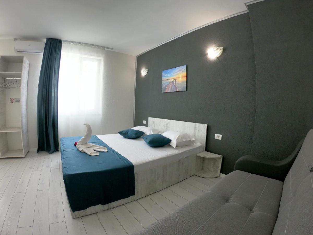 Enki Hotel Западен Ефорие Екстериор снимка